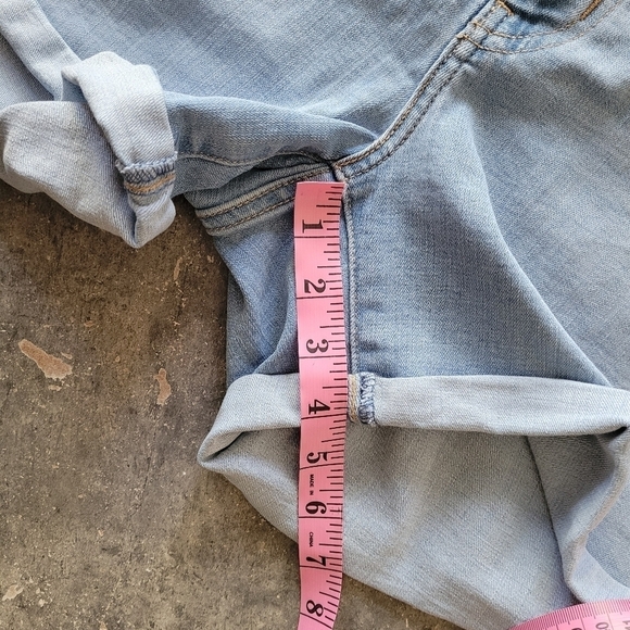 Levi's Jean Shorts - Picture 6 of 6